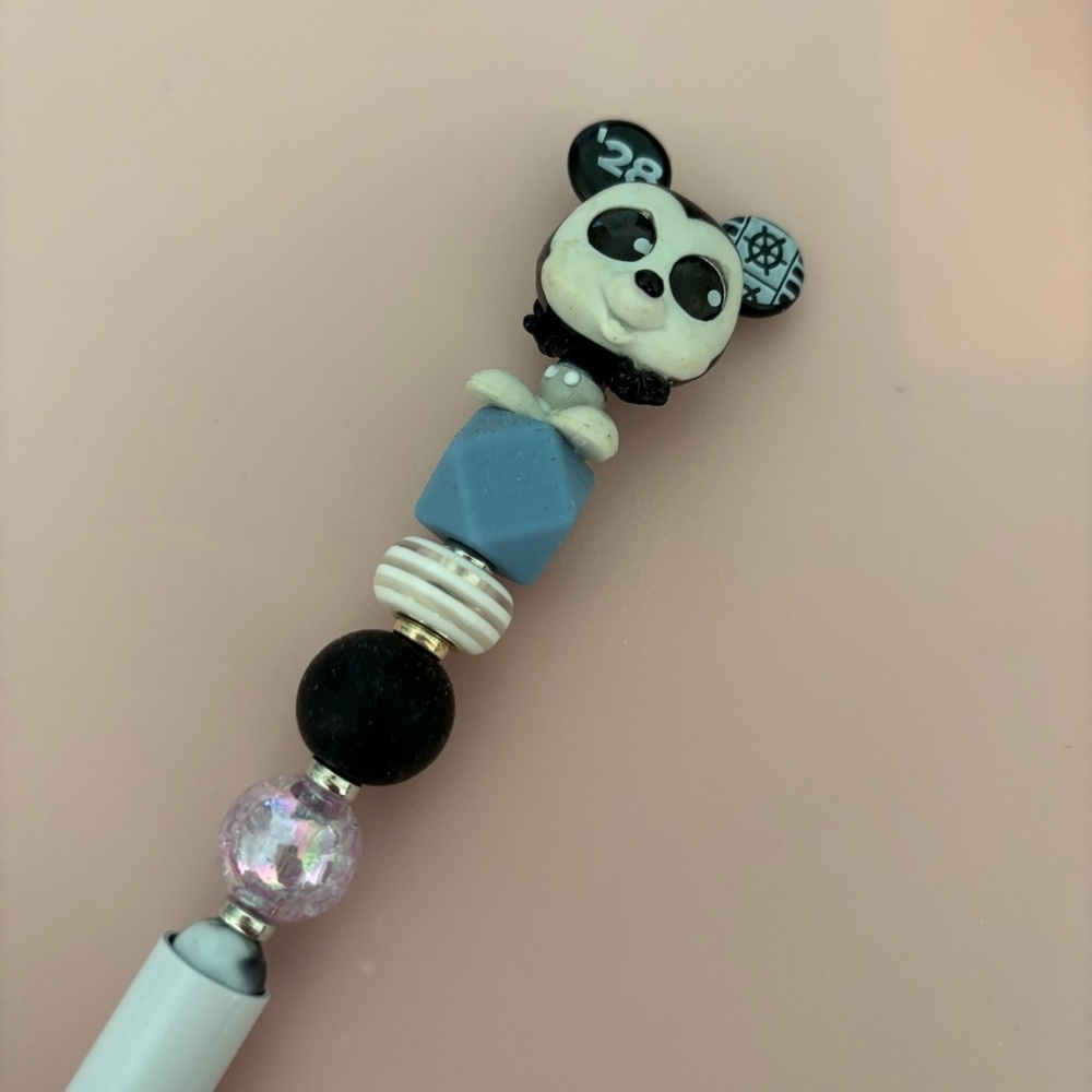 Disney Doorables: Mickey Mouse: Steamboat Mickey Mouse handmade beaded pen
